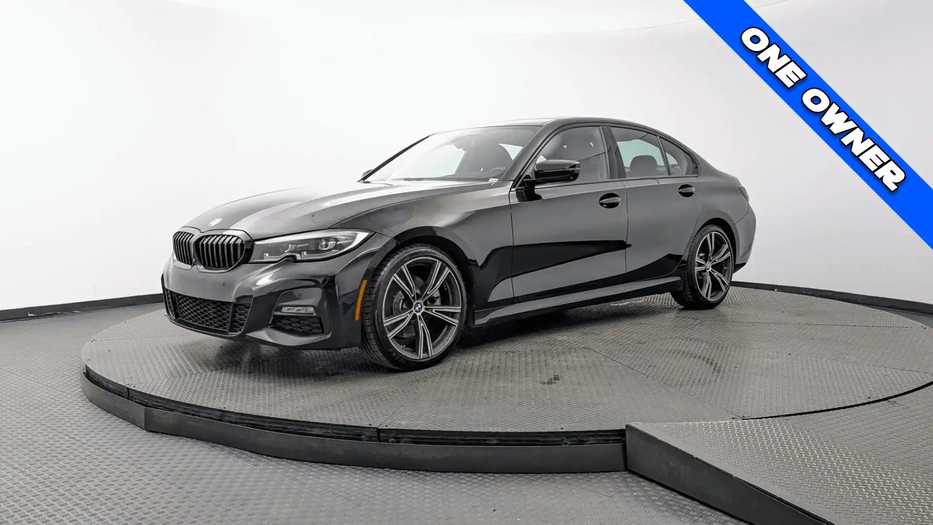 2021 BMW 3 Series 330i xDrive Sedan's photo