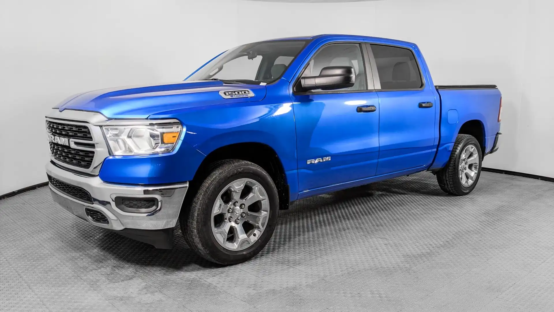 2023 RAM 1500 Big Horn/Lone Star 4WD Crew Cab 5'7's photo