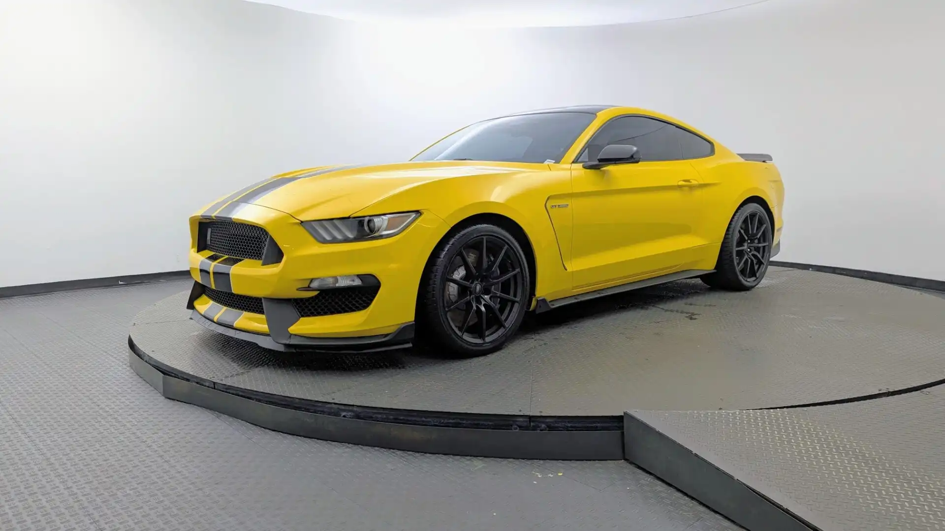 2017 Ford Mustang Shelby GT350's photo