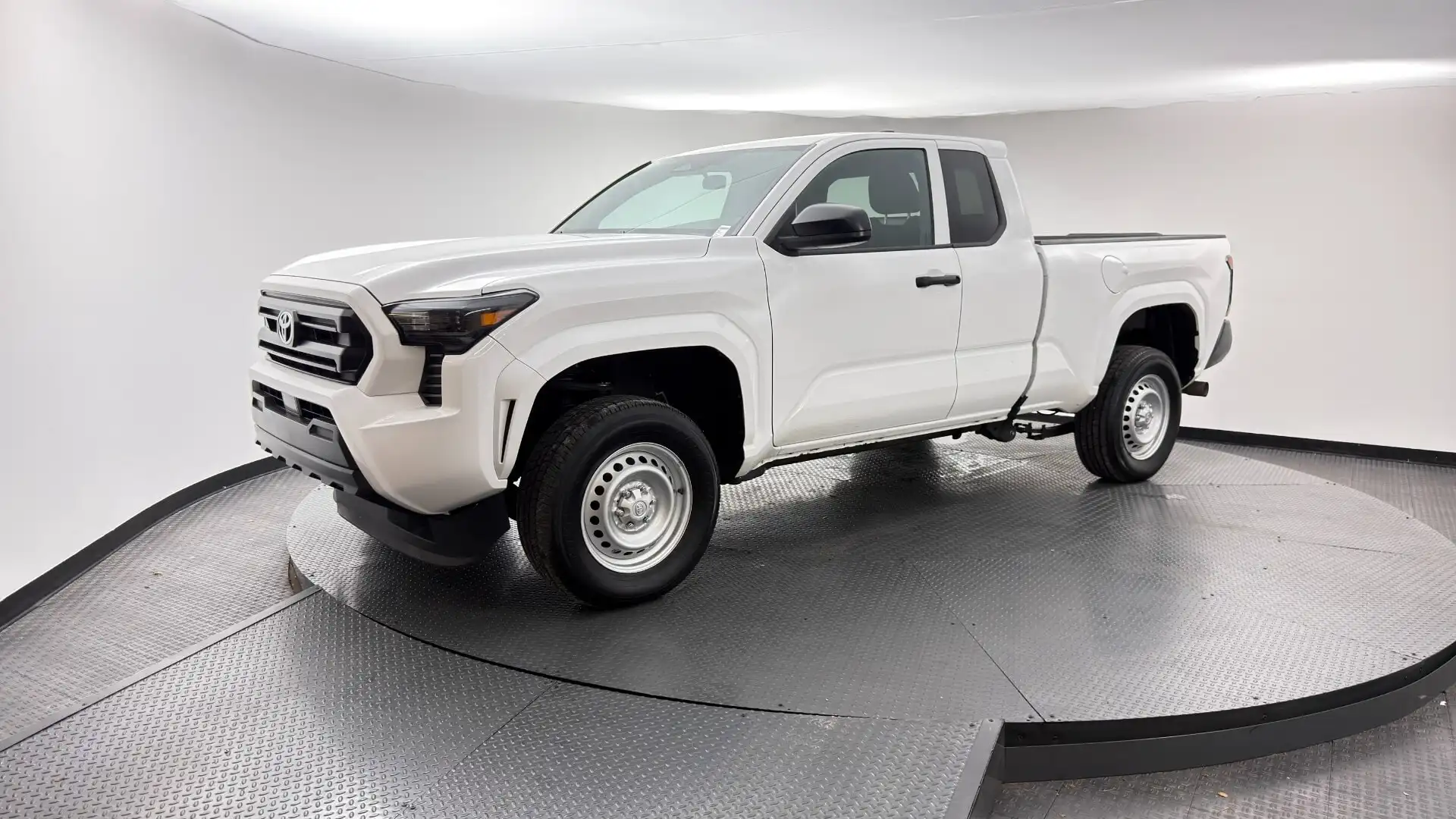 2025 Toyota Tacoma SR 2WD XtraCab's photo