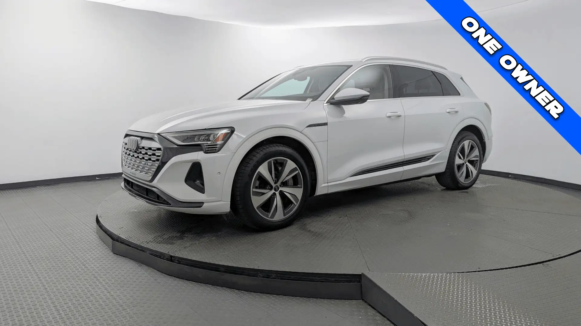 2024 Audi Q8 e-tron 114 kWh Premium Plus quattro 55's photo