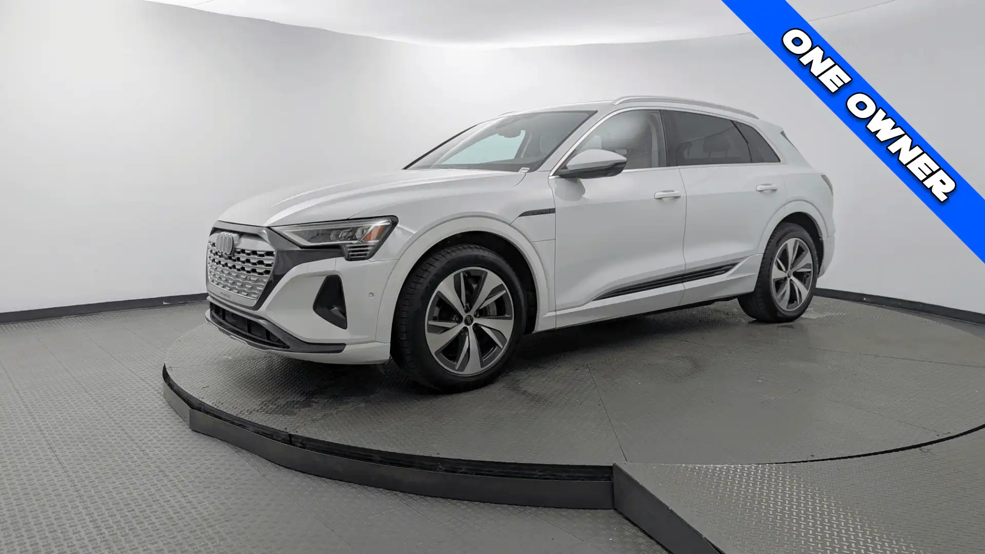 2024 Audi Q8 e-tron 114 kWh Premium Plus quattro 55's photo