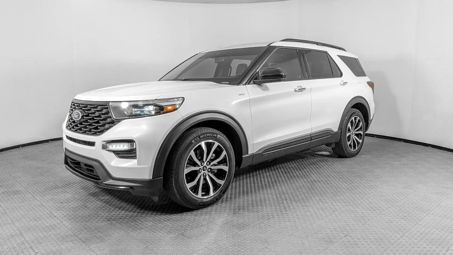2022 Ford Explorer ST-Line RWD's photo
