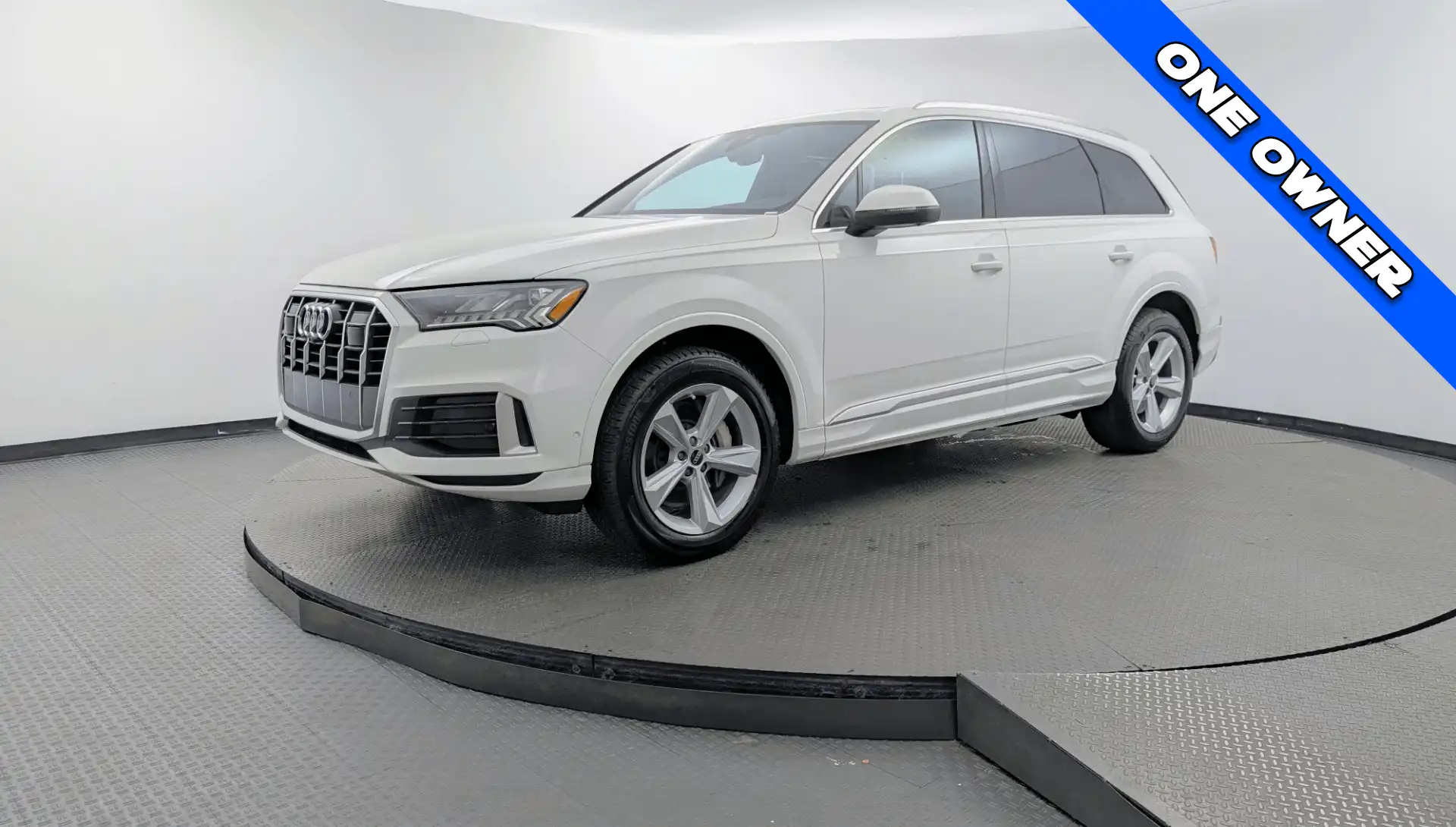 2023 Audi Q7 45 Premium Plus quattro Tiptronic's photo