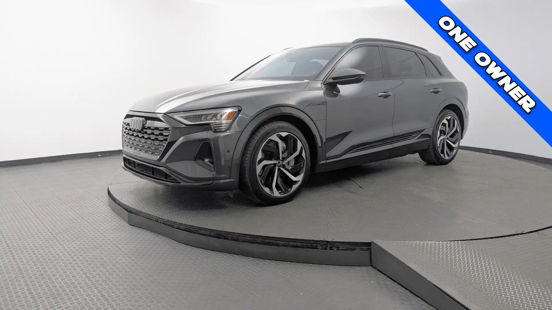2024 Audi Q8 e-tron 114 kWh Premium Plus quattro 55's photo