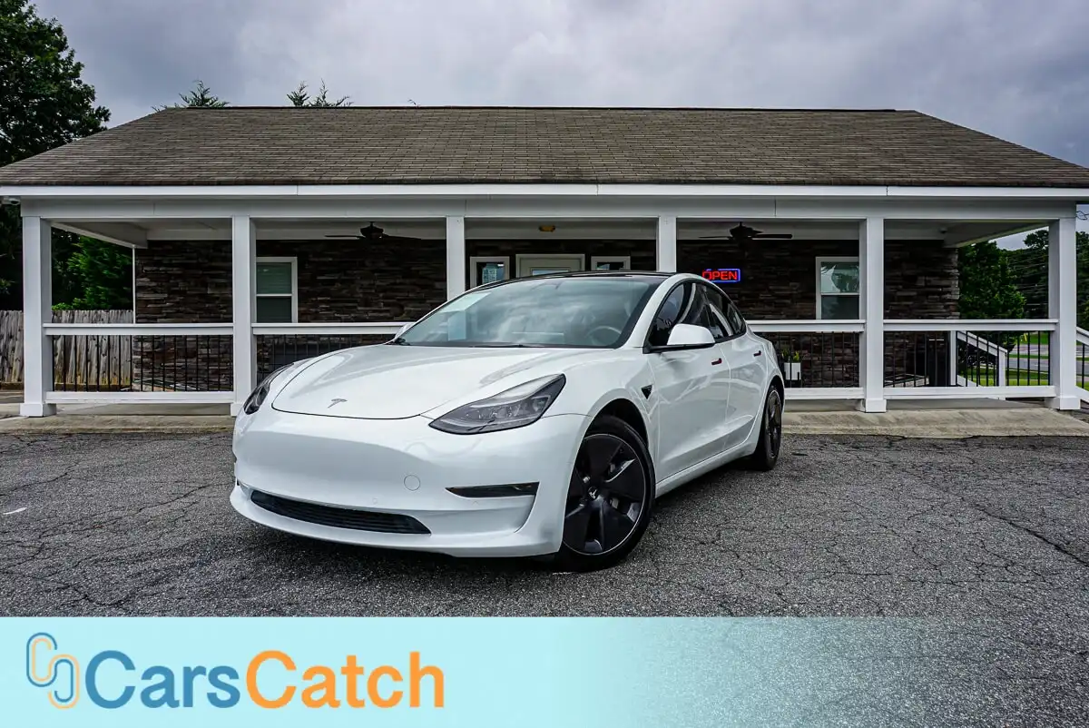 2022 Tesla Model 3 Standard Range Plus's photo