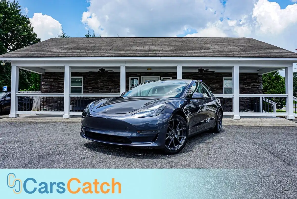 2021 Tesla Model 3 Standard Range Plus's photo