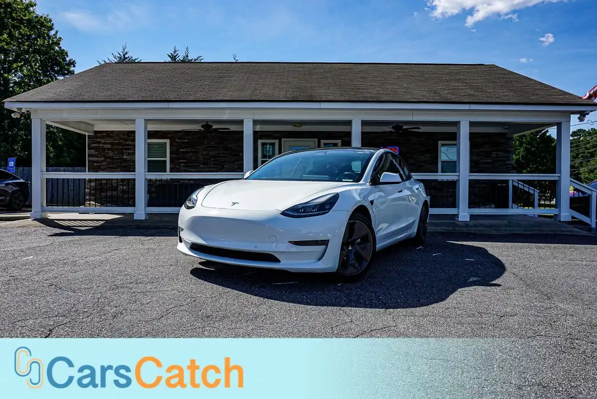 2021 Tesla Model 3 Standard Range Plus's photo