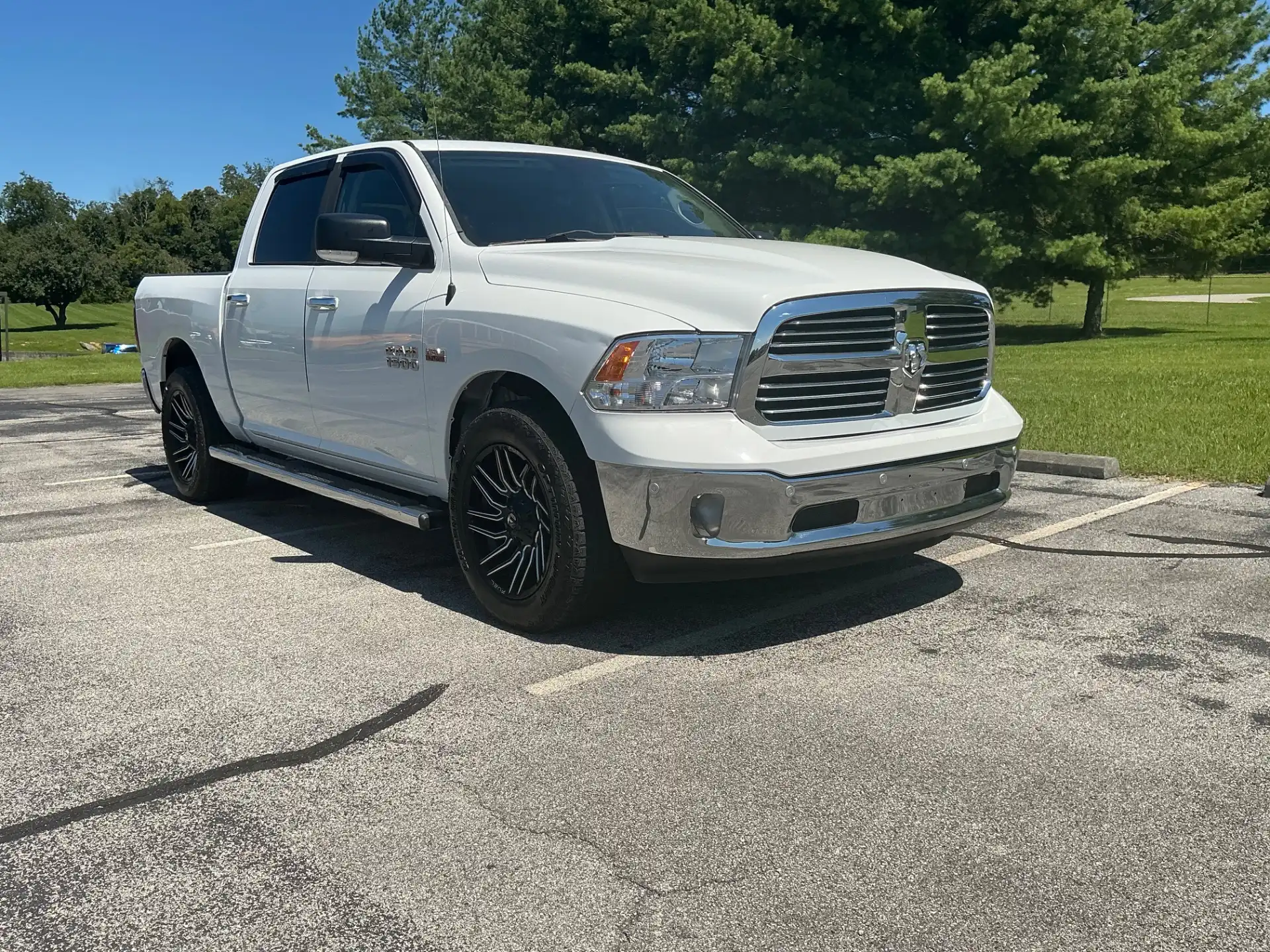 2015 RAM 1500 Big Horn/Lone Star 4x4 Crew Cab's photo