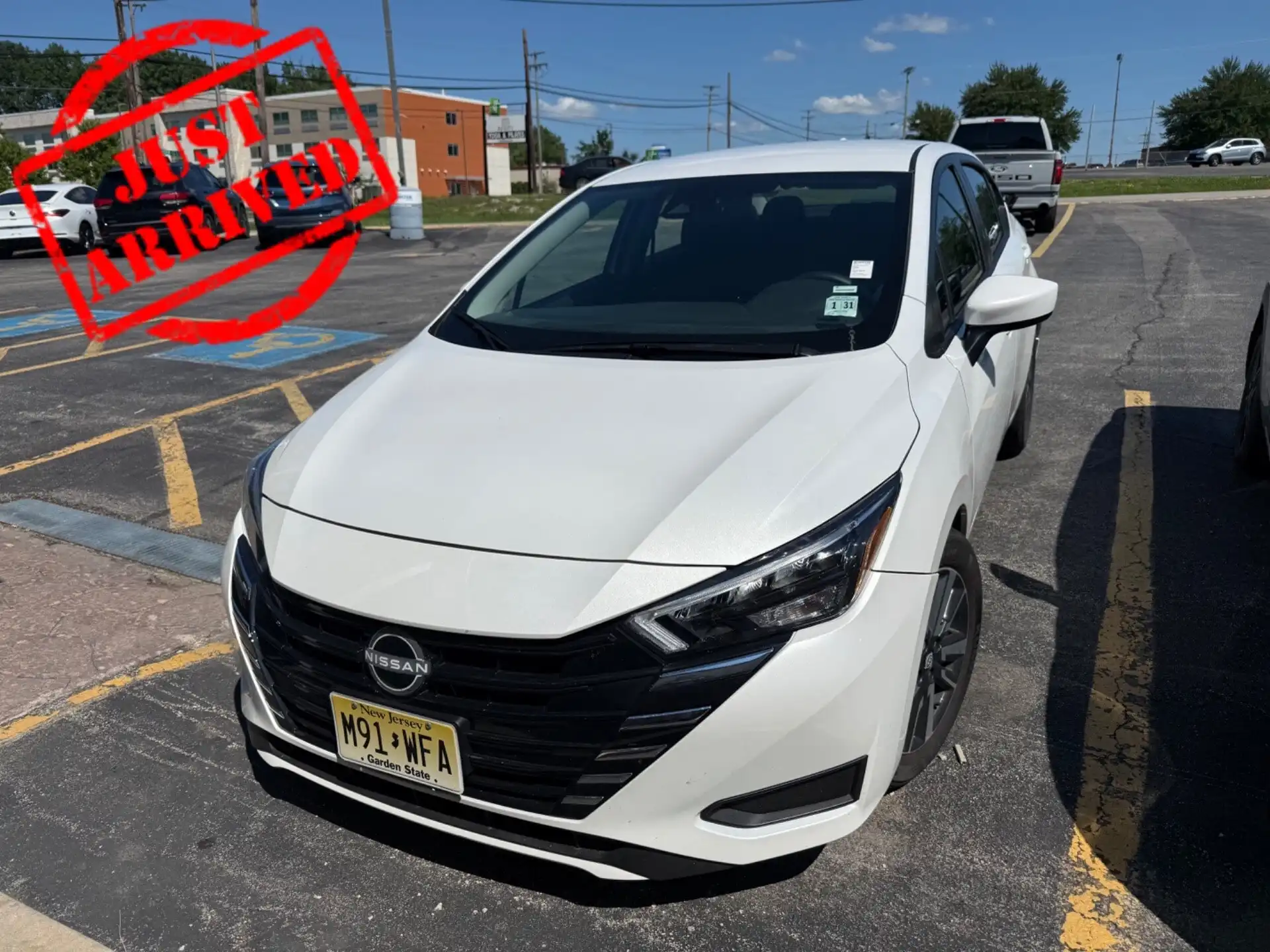 2025 Nissan Versa 1.6 SV CVT's photo