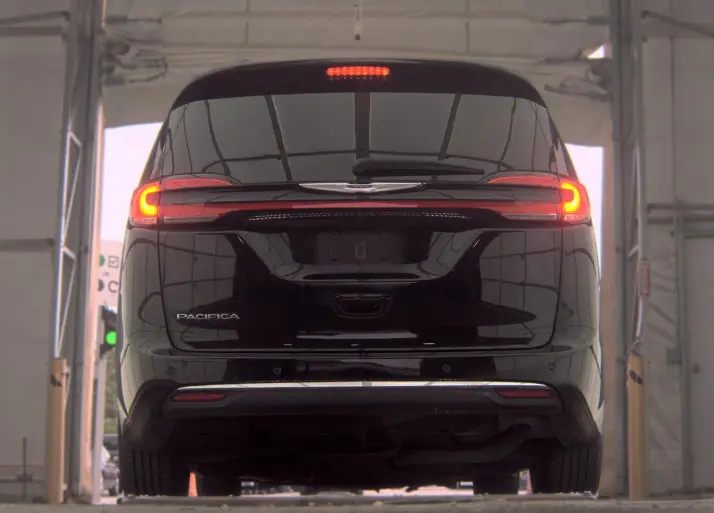 2025 Chrysler Pacifica Select photo 5