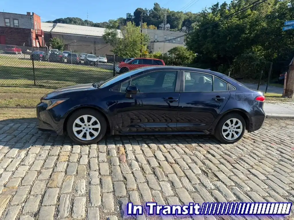 2025 Toyota Corolla LE CVT's photo