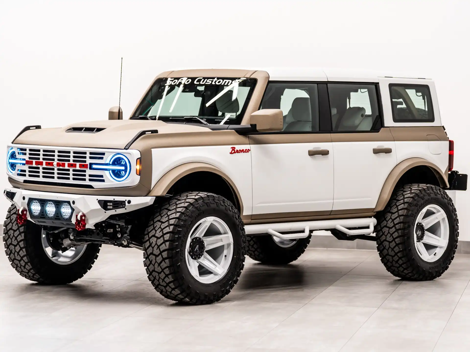 2026 Ford Bronco Base 4WD's photo