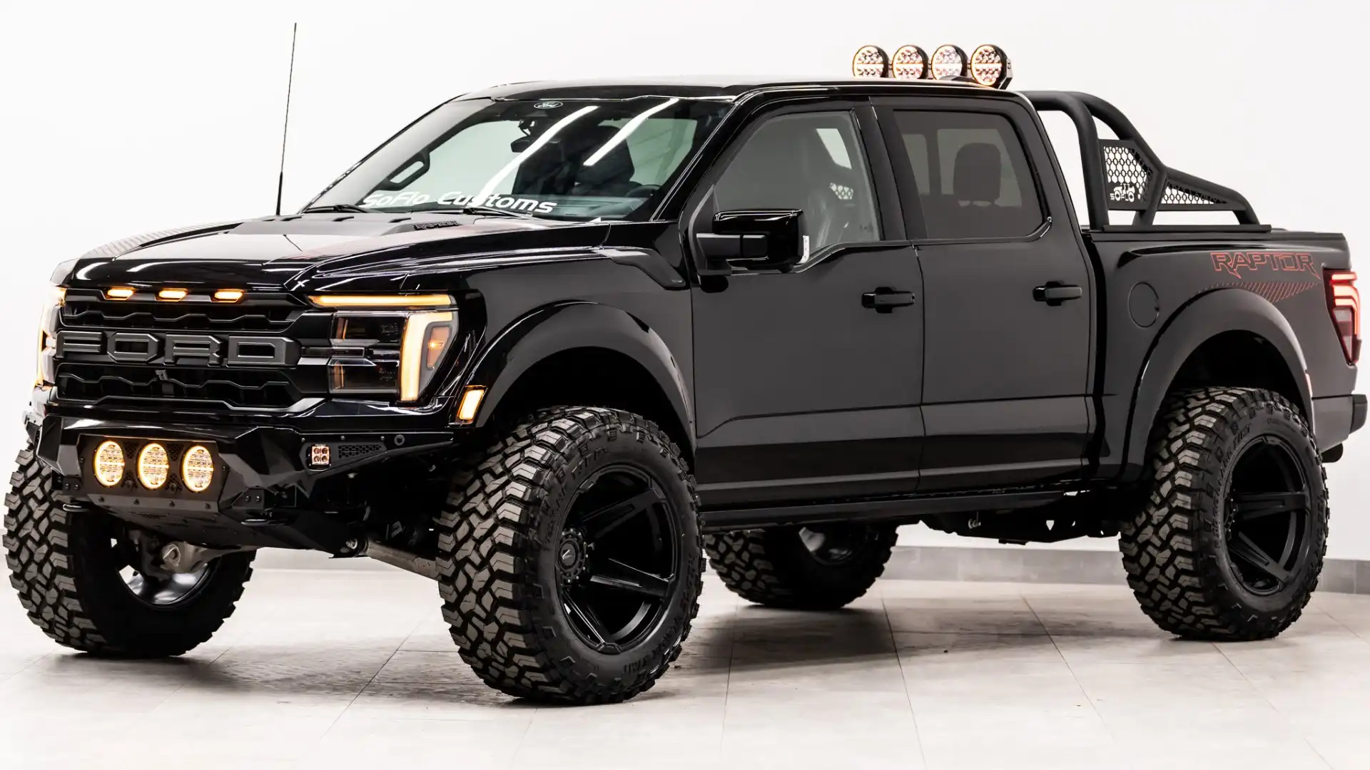 2025 Ford F-150 Raptor 4x4 SuperCrew 145 in's photo