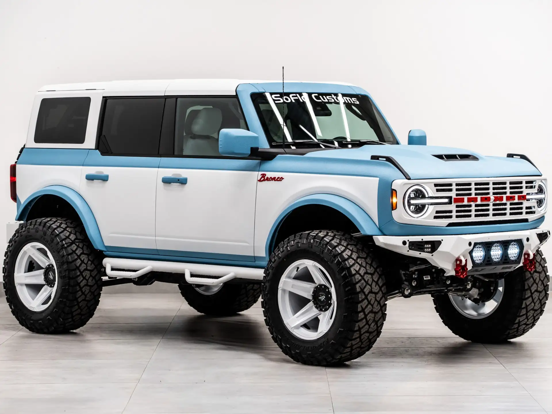 2026 Ford Bronco Base 4WD's photo