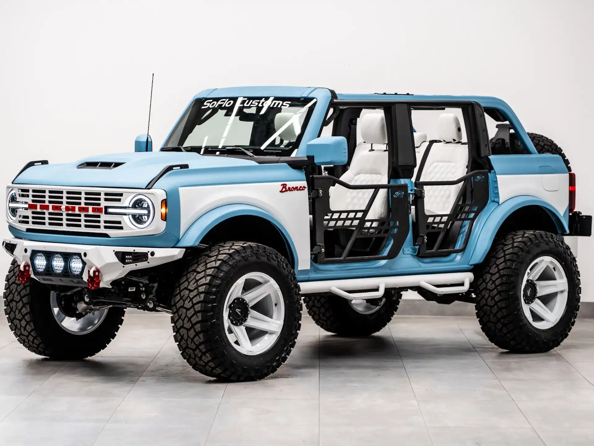 2025 Ford Bronco Base 4x4's photo