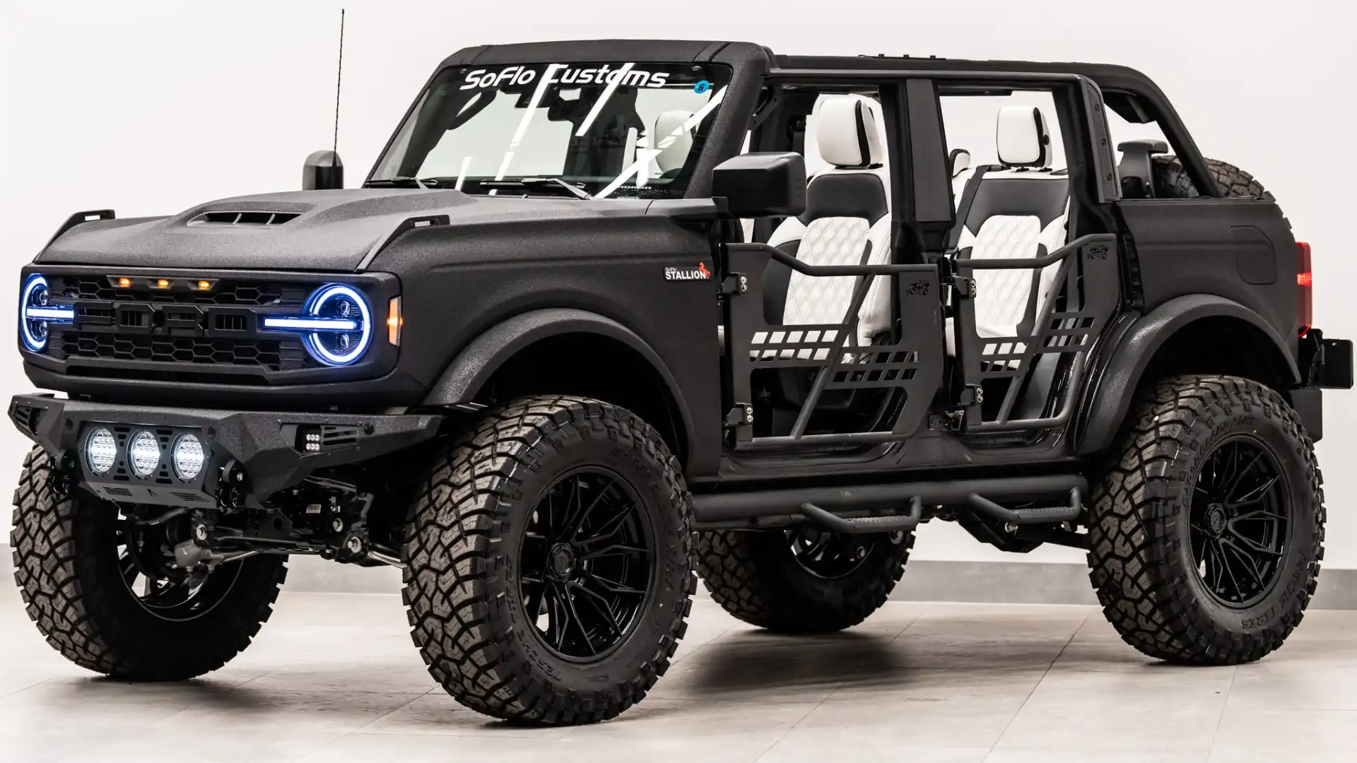2026 Ford Bronco Base 4WD's photo