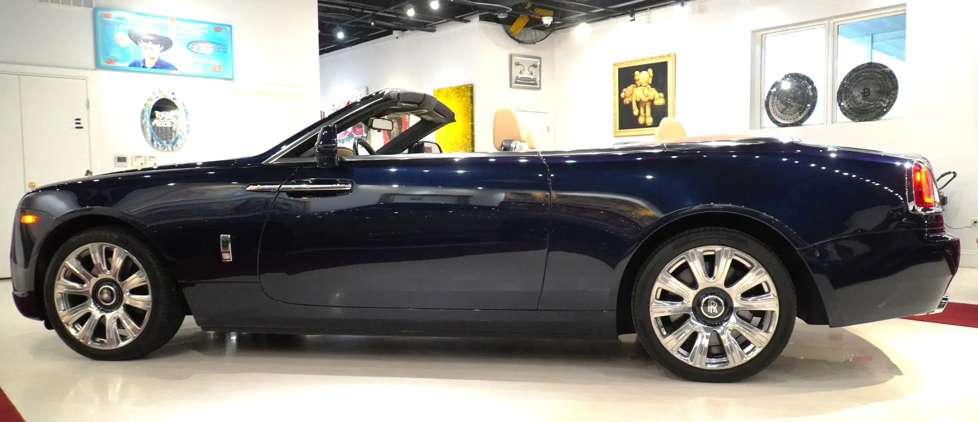 2016 Rolls-Royce Dawn Base photo 4