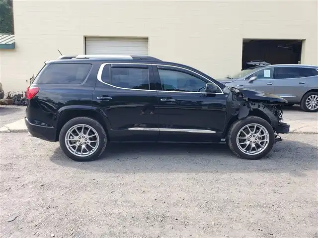2017 GMC Acadia Denali AWD's photo