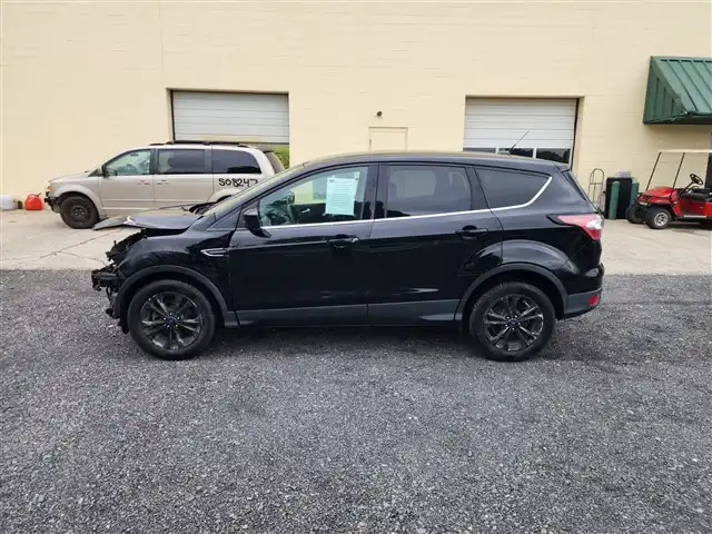 2017 Ford Escape SE's photo