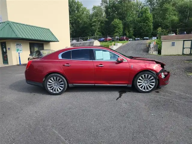 2014 Lincoln MKS AWD's photo