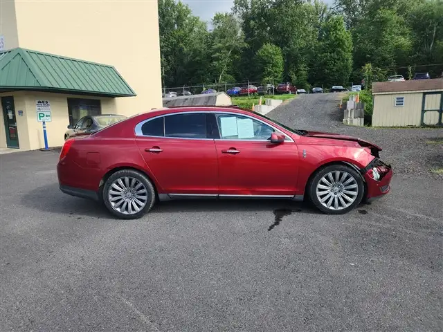 2014 Lincoln MKS AWD's photo