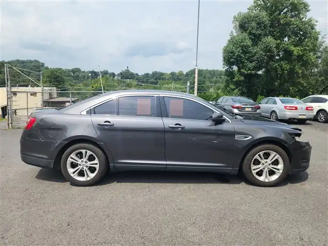 2015 Ford Taurus SEL FWD's photo