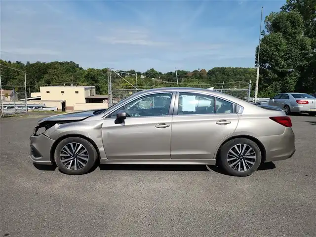 2019 Subaru Legacy 2.5i Premium's photo