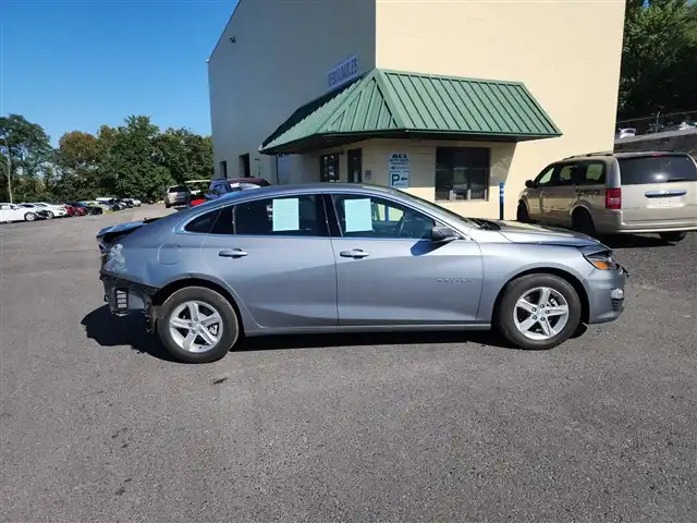 2024 Chevrolet Malibu 1LT's photo