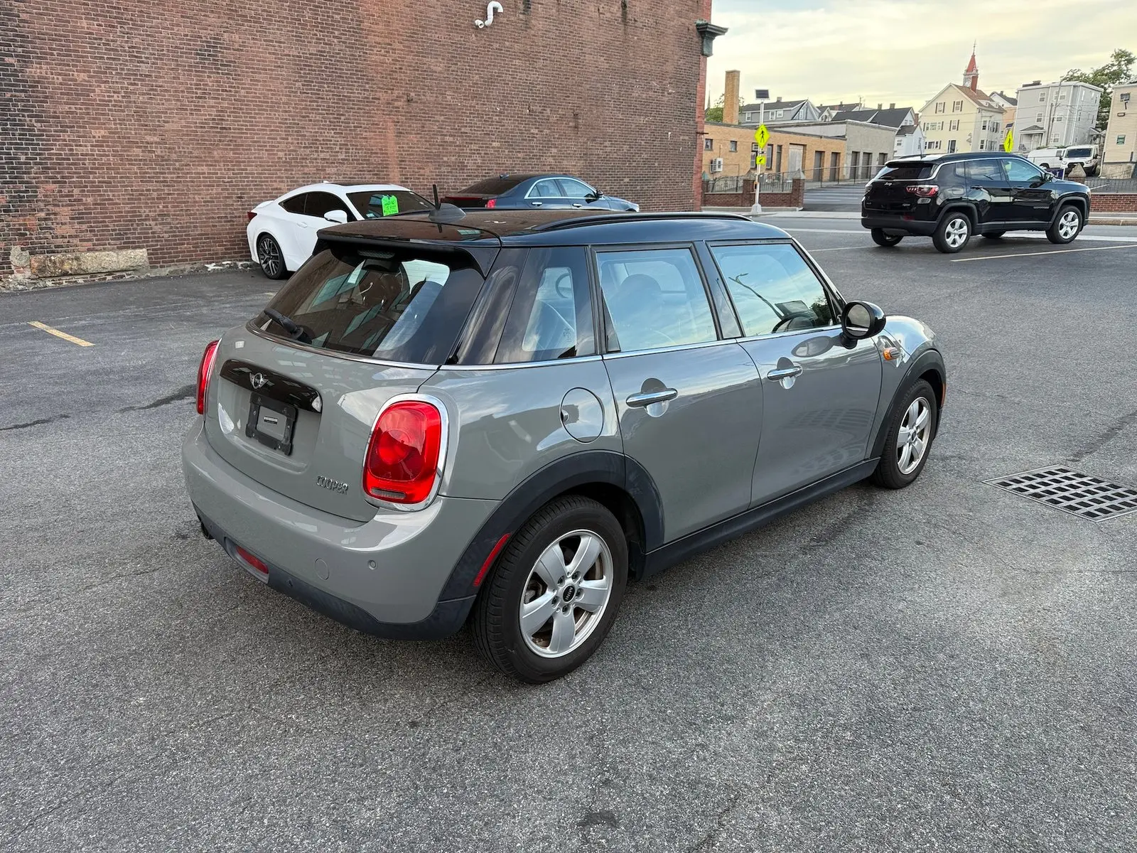2018 MINI Cooper 4 Door photo 3
