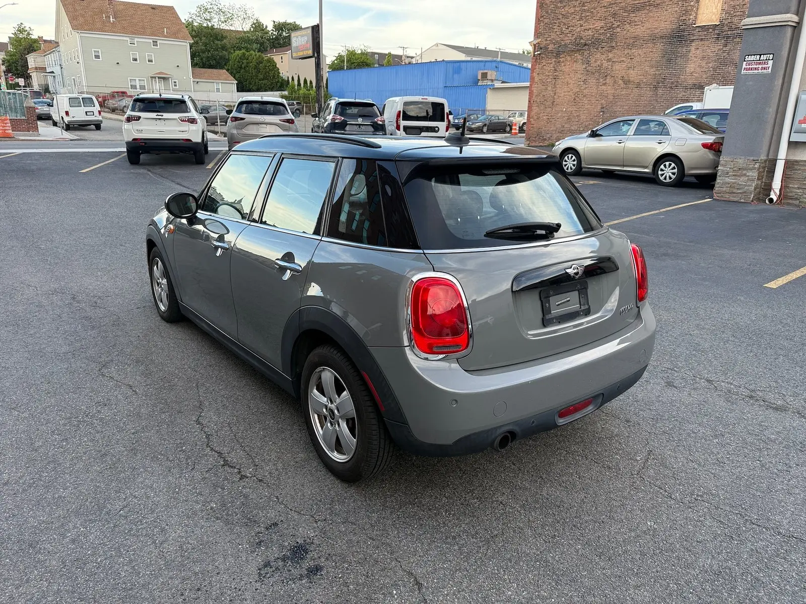 2018 MINI Cooper 4 Door photo 4