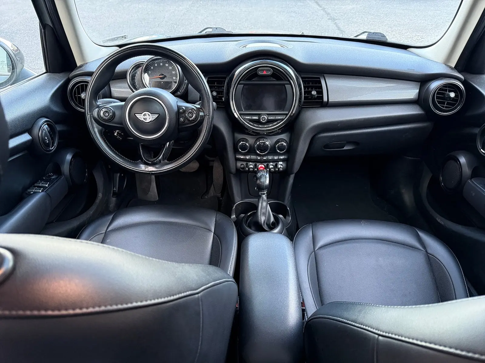 2018 MINI Cooper 4 Door photo 5