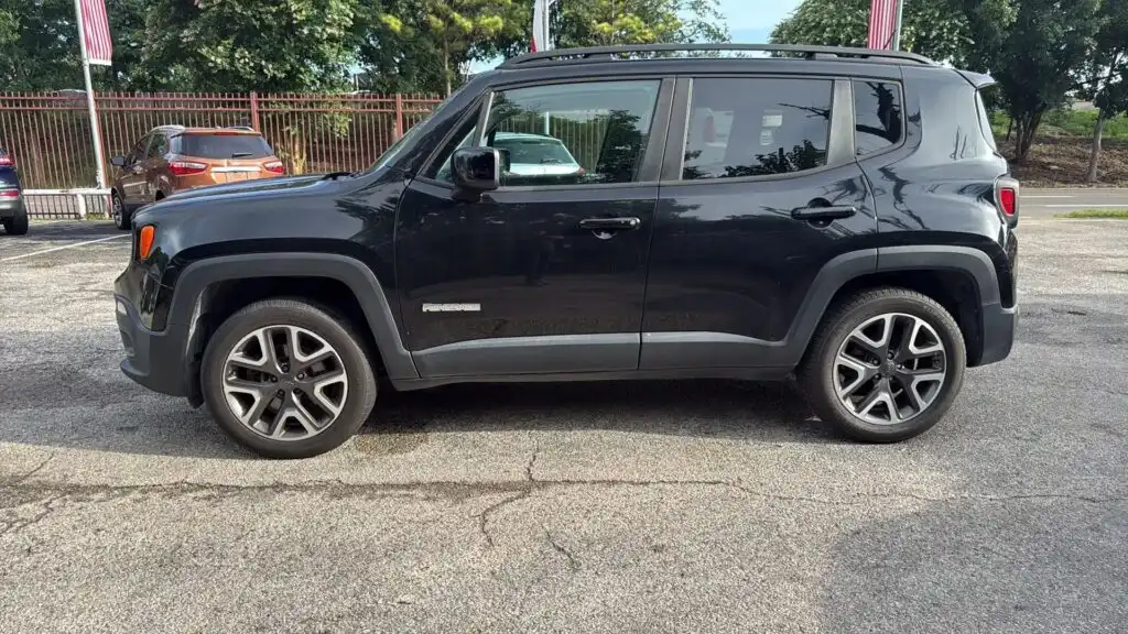 2017 Jeep Renegade Latitude 4x4's photo