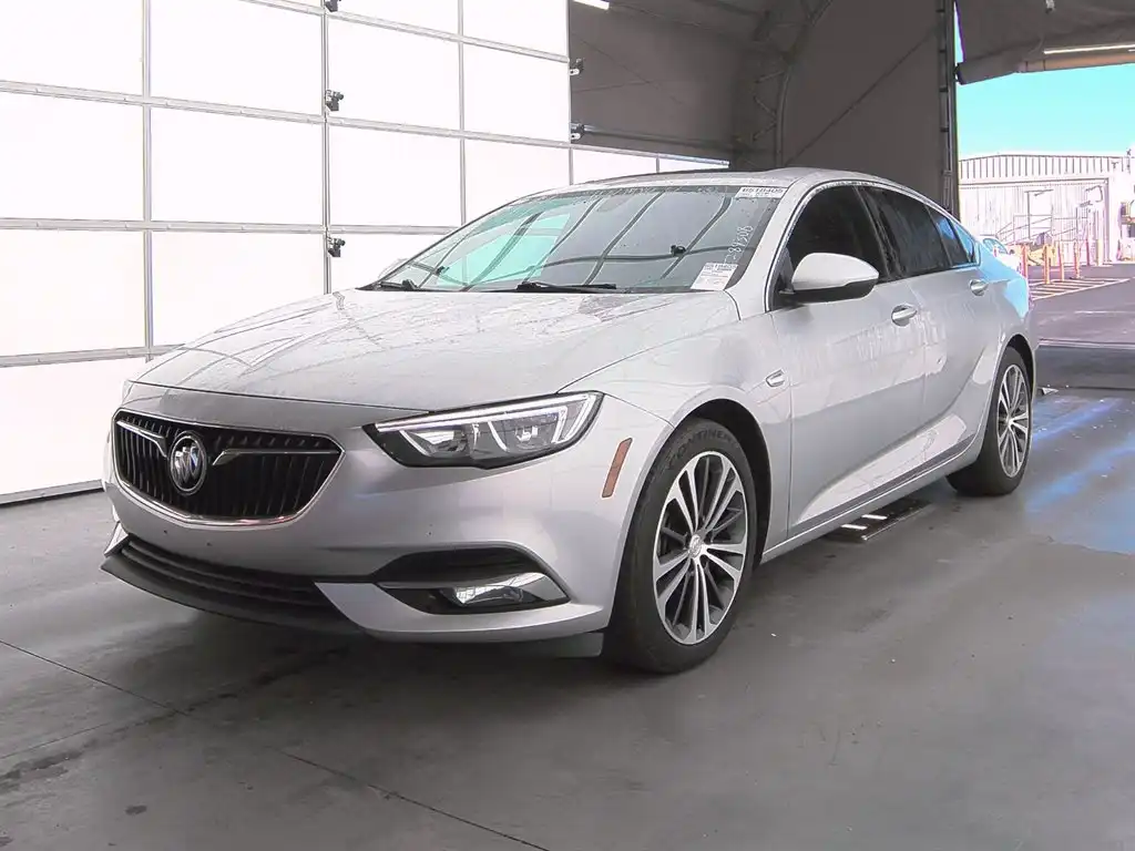 2018 Buick Regal Essence FWD's photo