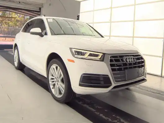 2018 Audi Q5 2.0T quattro S tronic Premium Plus's photo