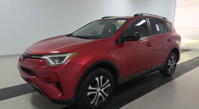 2017 Toyota RAV4 LE's photo