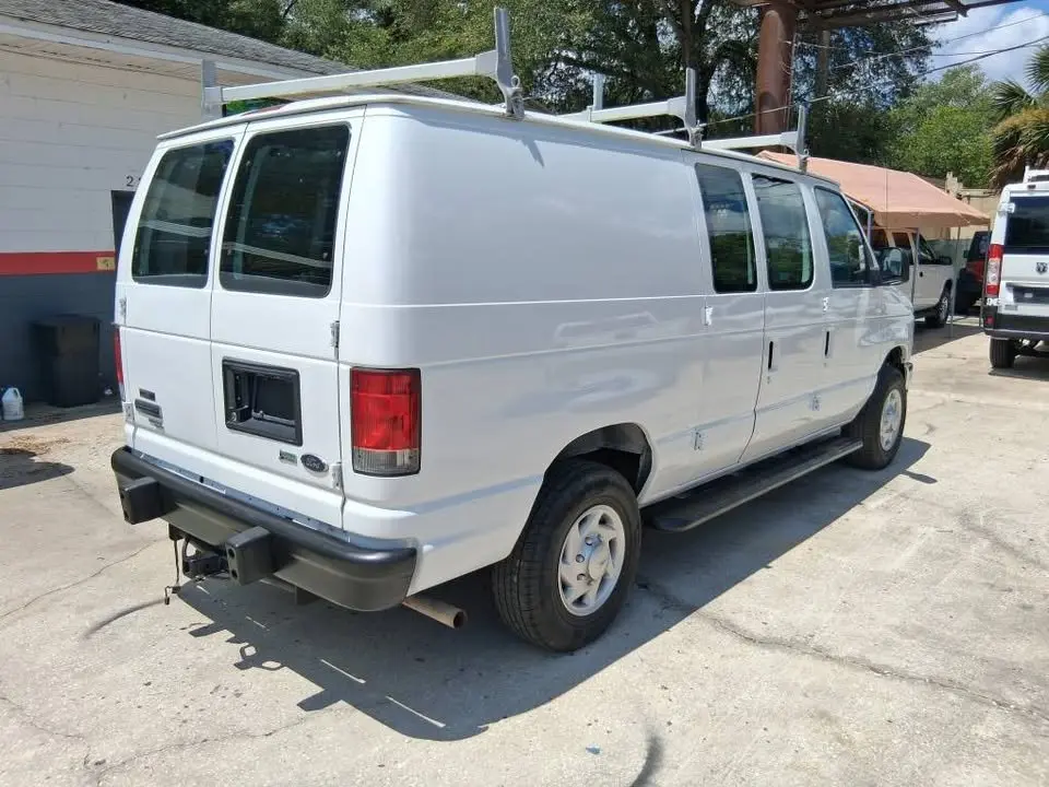 2014 Ford E-Series E-250 Van photo 4