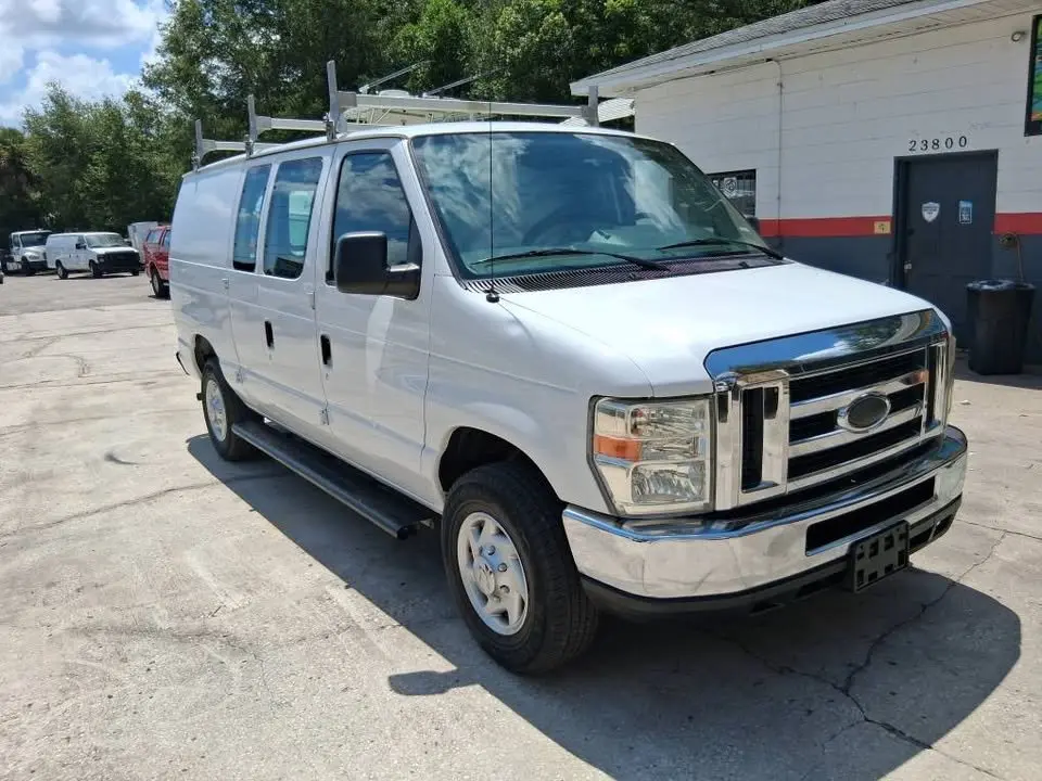 2014 Ford E-Series E-250 Van photo 3