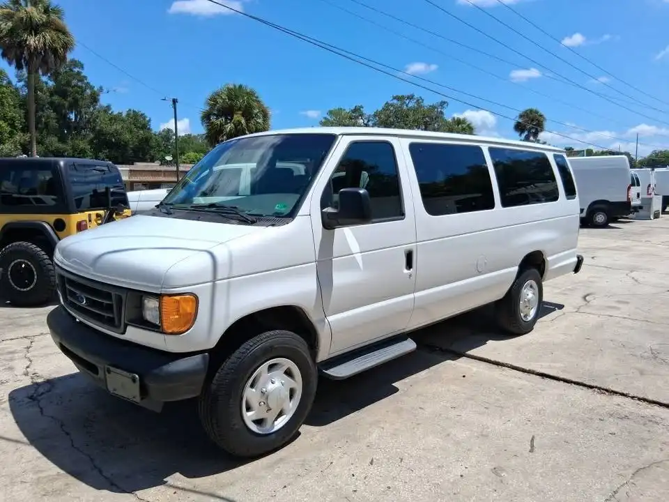 2007 Ford E-Series E-350 XLT Super Duty Extended's photo