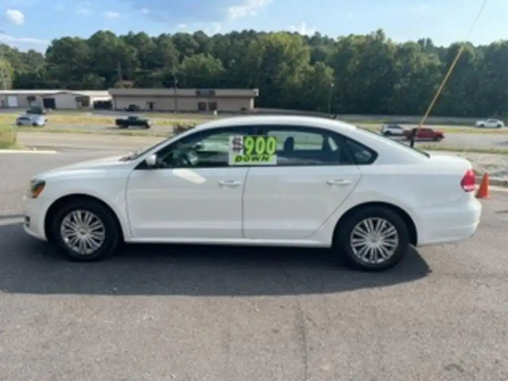 2015 Volkswagen Passat 1.8T S DSG PZEV's photo