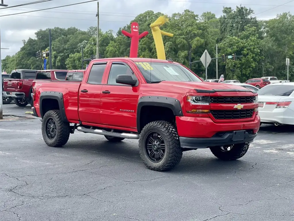 2017 Chevrolet Silverado 1500 Custom 4X4 Double Cab Std Box photo 1