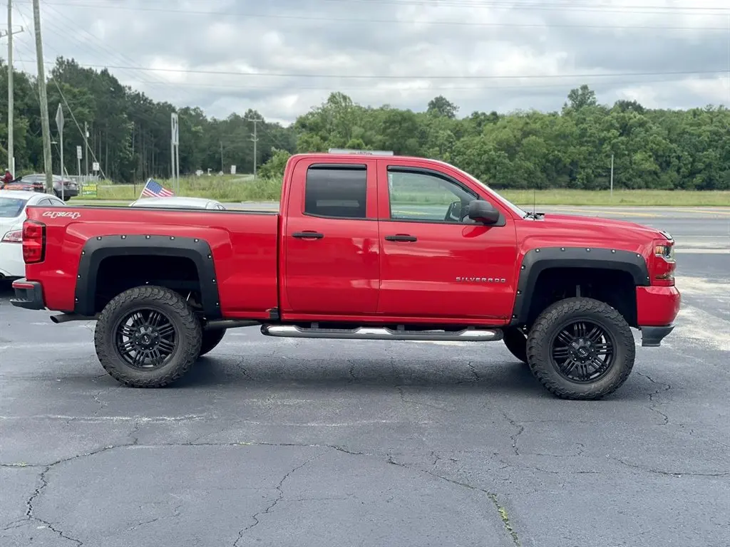 2017 Chevrolet Silverado 1500 Custom 4X4 Double Cab Std Box photo 3