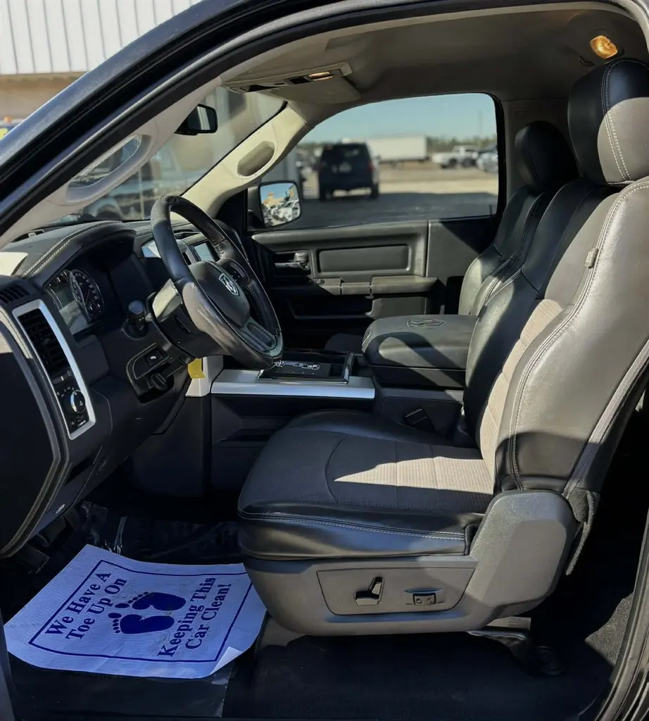 2012 RAM 1500 Sport Regular Cab SWB photo 4