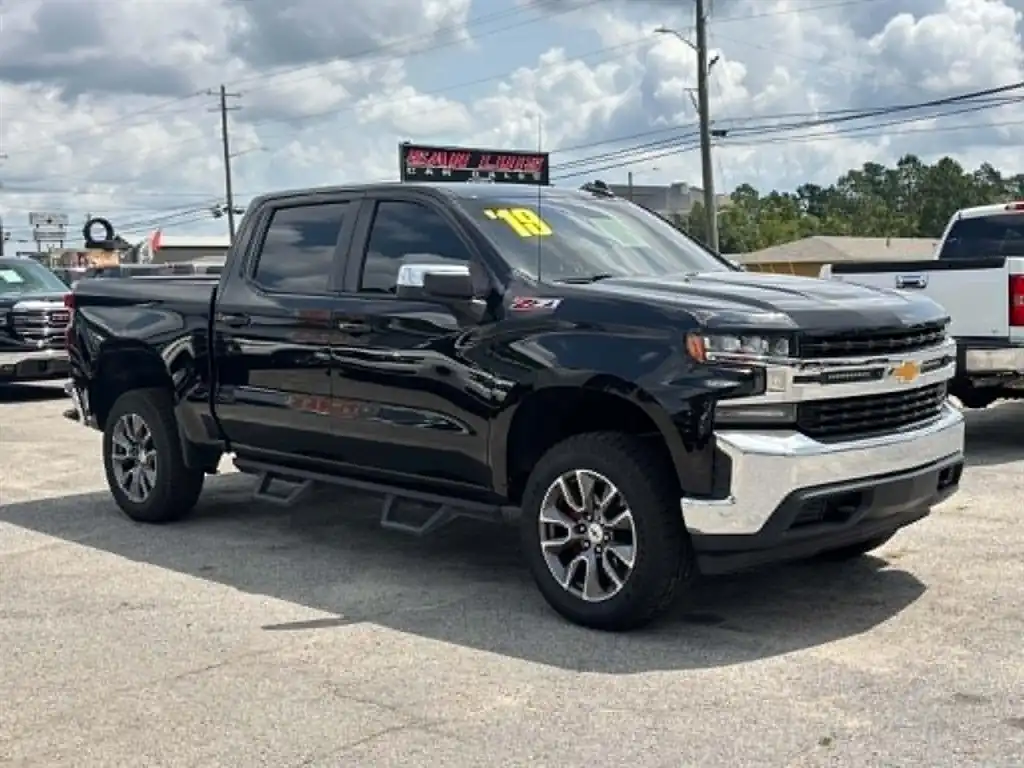 2019 Chevrolet Silverado 1500 LT 4X4 Crew Cab Short Box's photo