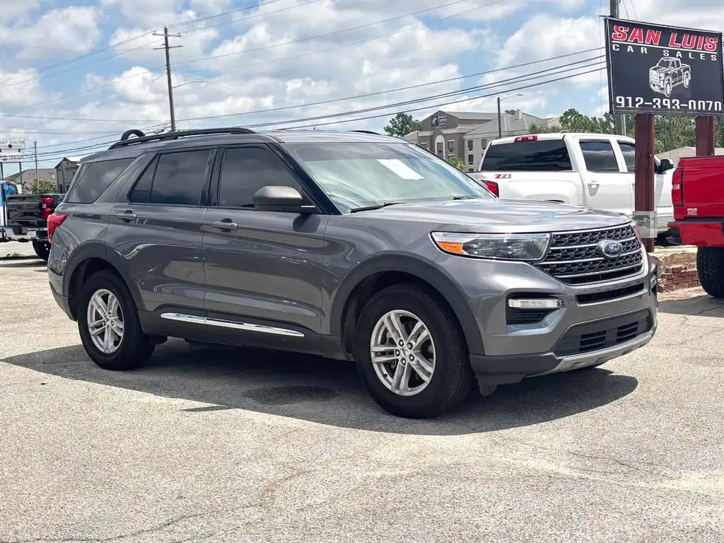 2022 Ford Explorer XLT 4WD's photo