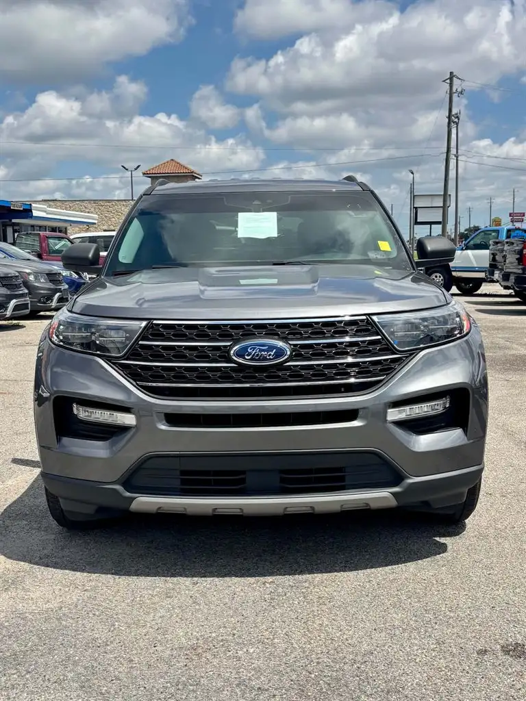 2022 Ford Explorer XLT 4WD's photo