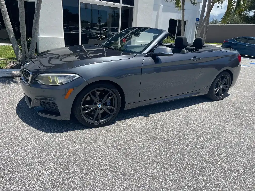 2017 BMW 2 Series M240i Convertible's photo