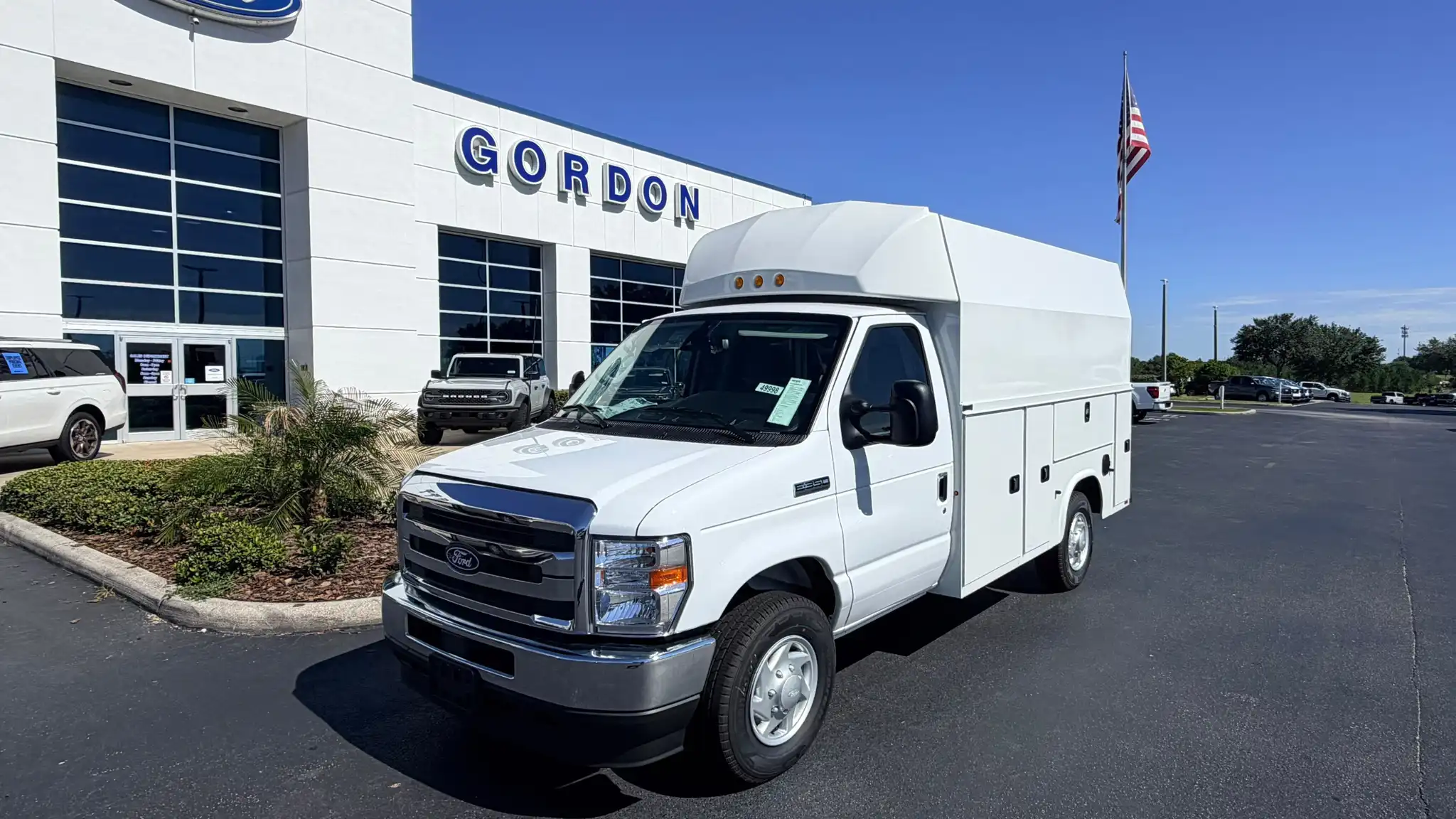 2026 Ford E-Series SRW E-350 Super Duty 138 in WB's photo