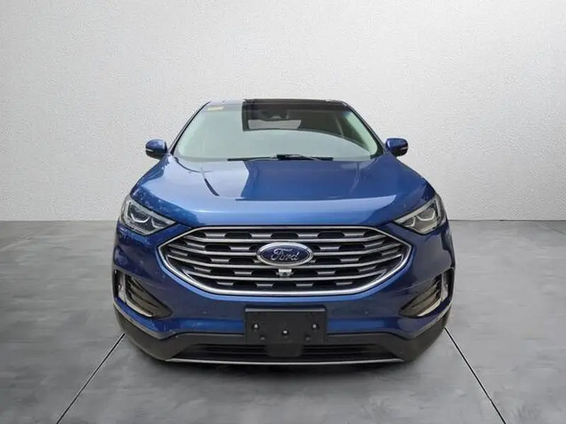 2020 Ford Edge Titanium photo 3