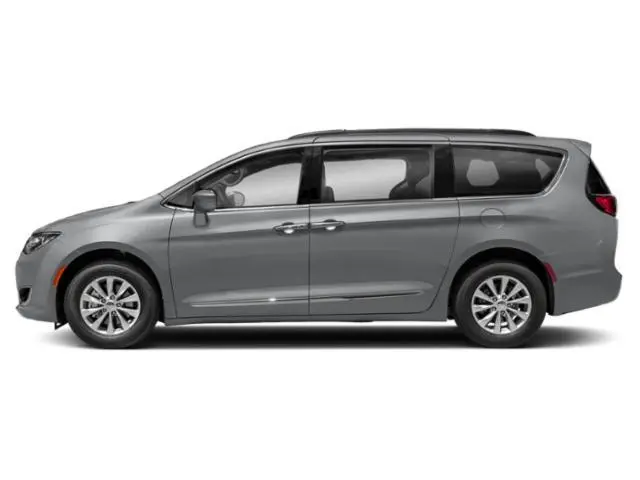 2018 Chrysler Pacifica Touring Plus photo 3